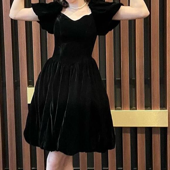 JessaKae Black Velvet Sweetheart Neckline Puff Sleeve Breakfast Club Dress 4US - Picture 1 of 10
